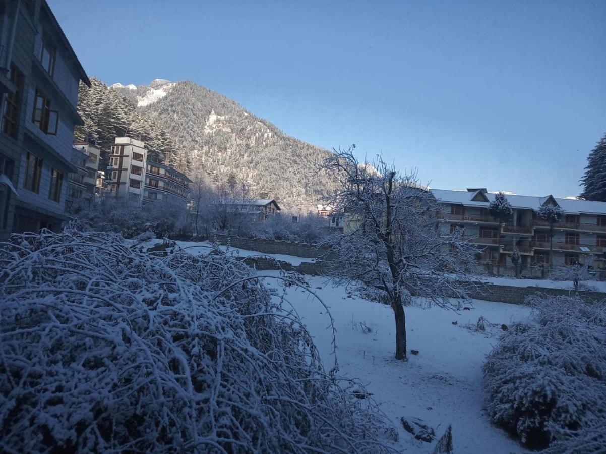 Tourist Hotel 10 Minutes Walking Distance From The Mall Manāli Esterno foto