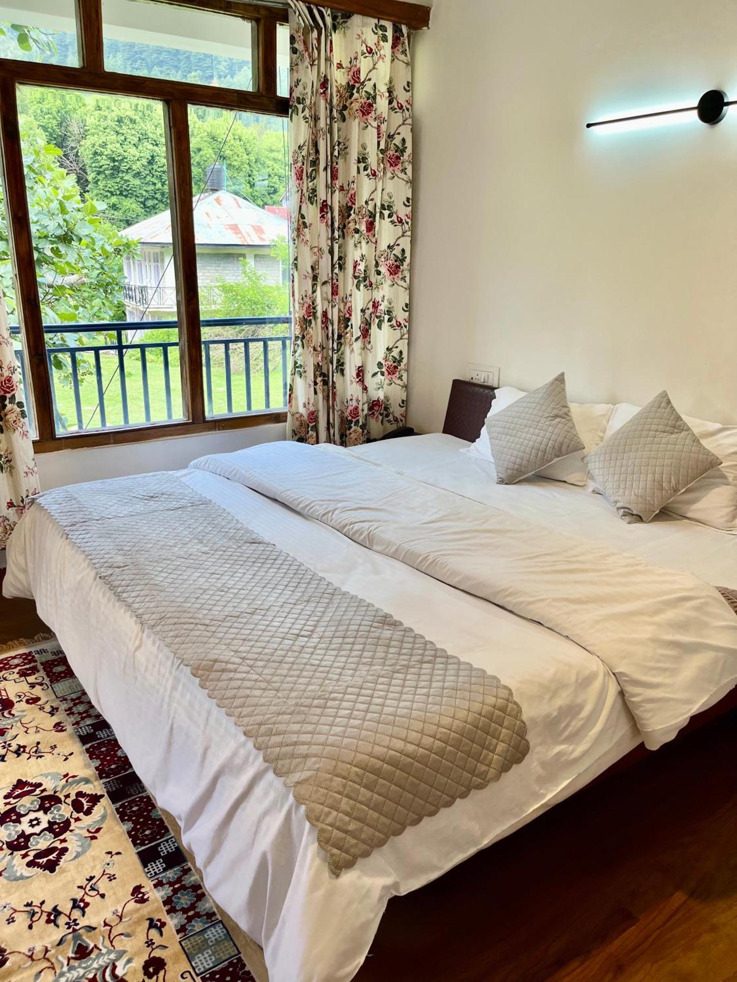 Tourist Hotel 10 Minutes Walking Distance From The Mall Manāli Esterno foto
