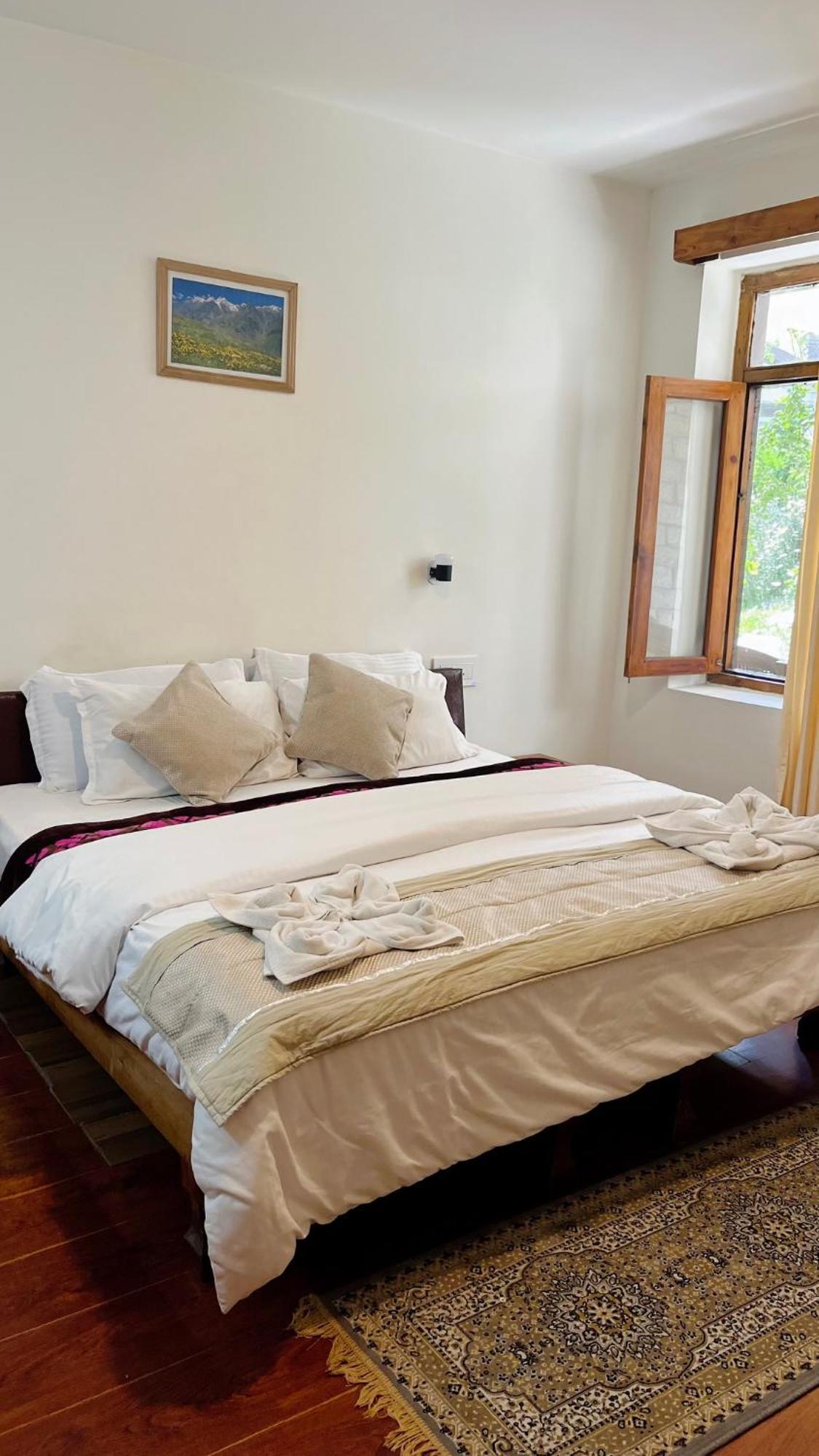 Tourist Hotel 10 Minutes Walking Distance From The Mall Manāli Esterno foto